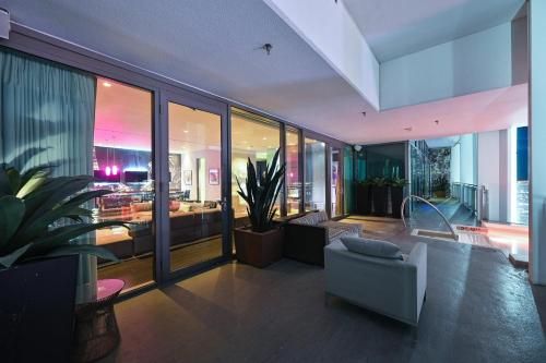 StripViewSuites Penthouse with Hot Tub on Balcony