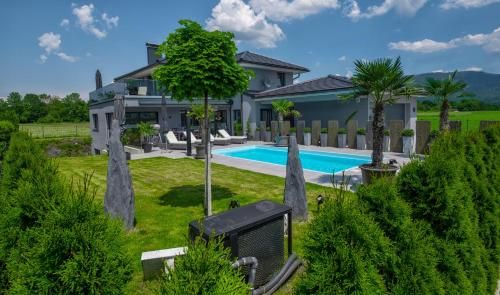 Outdoor Pictures 23