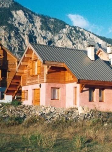 Chalet Le Mélézin hameau des Chazals Nevache Hautes Alpes