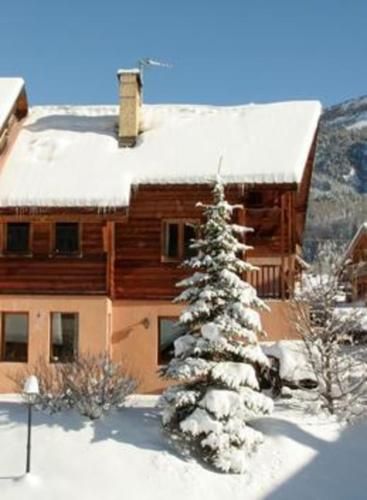 Chalet L'Eitièro hameau des Chazals Nevache Hautes Alpes