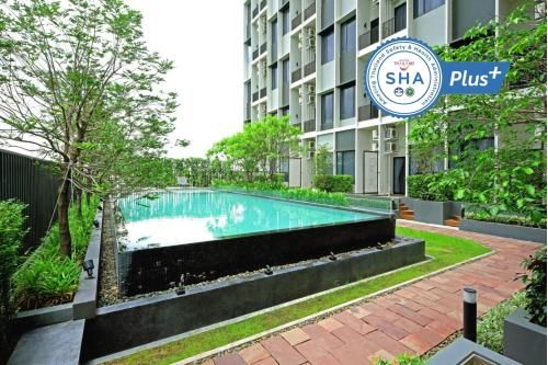Q-Box Hotel Bangkok Blossom