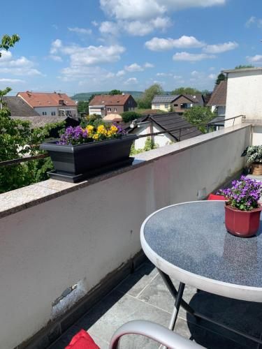 Moderne Ferienwohnung mit Balkon im schönen Saarland