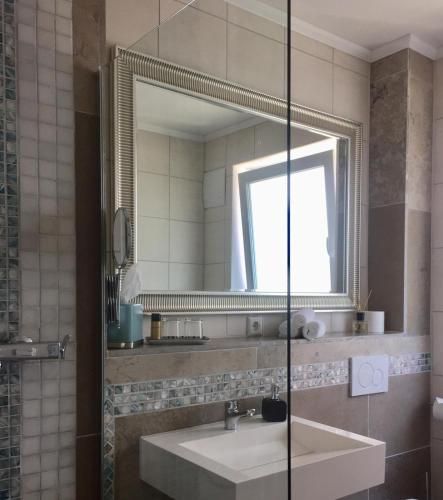 Neues Zimmerapartment mit Bad