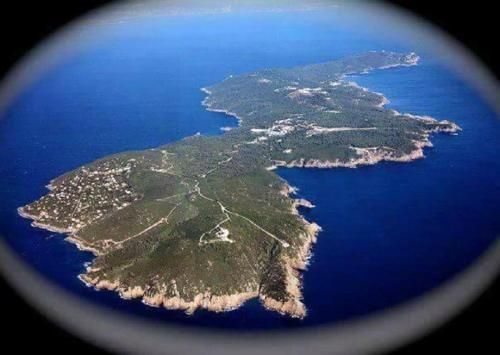 Studio climatisé île naturiste du Levant