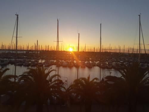 T2 sur le port avec parking