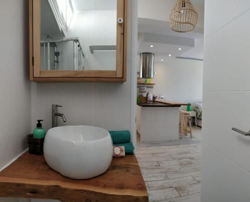 New Deluxe Stunned Seaview 2 bed Apt