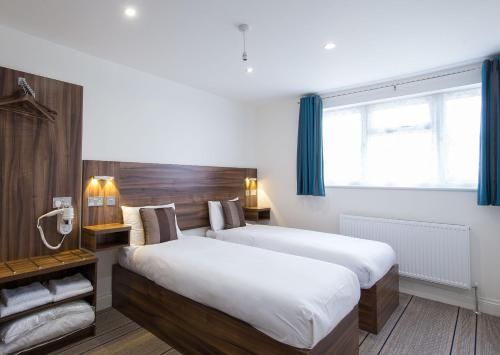 Heathrow-Windsor House for contractors & big groups