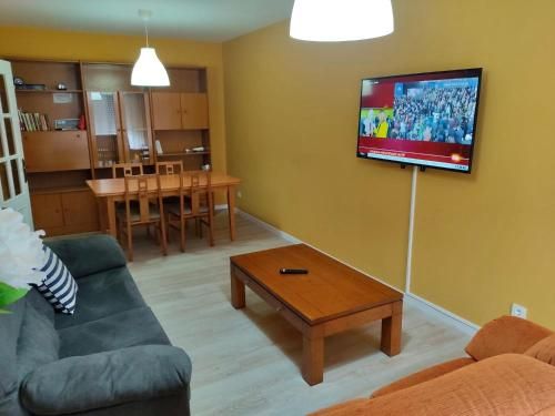 AMPLIO APARTAMENTO EN BURELA