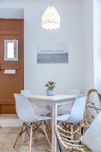 Renovated Typical Baixa Apartment, By TimeCooler
