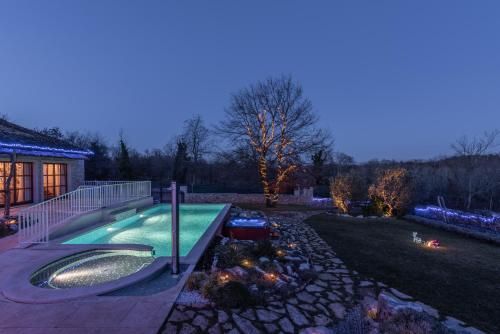 Outdoor Pictures 10