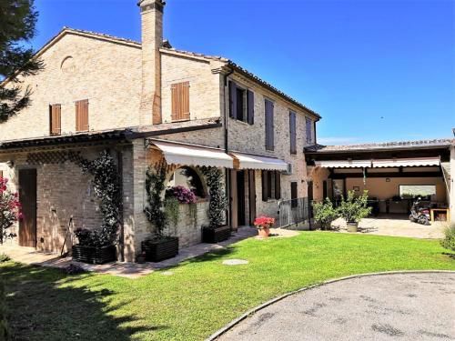 Spacious Villa in Tavullia with Swimming Pool