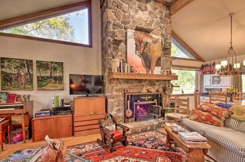 Riverfront Getaway with Treehouse, Kayaks and Deck!