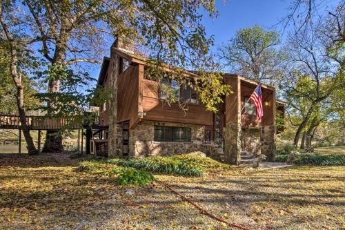 Riverfront Getaway with Treehouse, Kayaks and Deck!