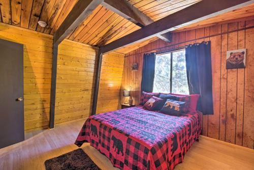 Log Cabin Retreat with Deck Near Big Bear Lake!