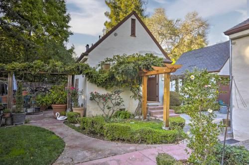 Updated Menlo Park English Tudor Garden Cottage!