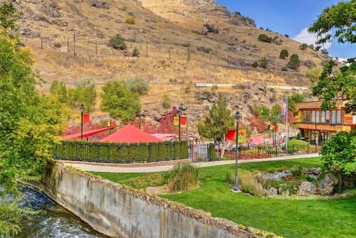 Lava Hot Springs Studio with Views - Walk to River