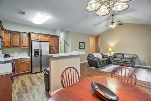 Branson Villa Strip half Mi, Silver Dollar City 9 Mi