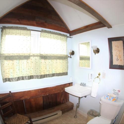 Brook Road Inn