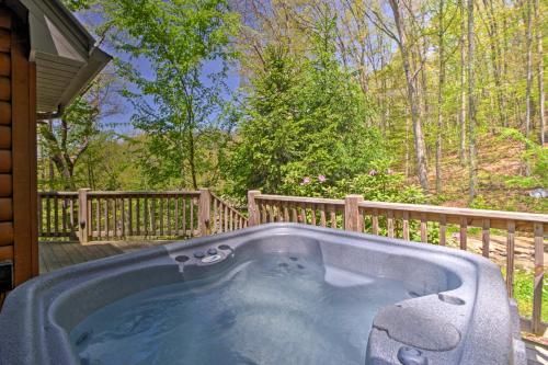 Bryson City Cabin with Private Spa and Mountain Views!