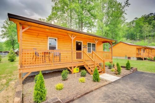 Cozy Bryson City Cabin - 6 Miles to Harrahs!
