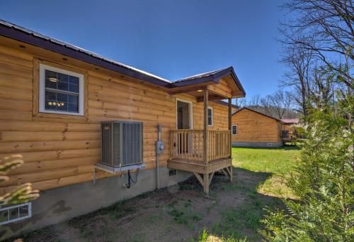 Cozy Bryson City Cabin - 6 Miles to Harrahs!