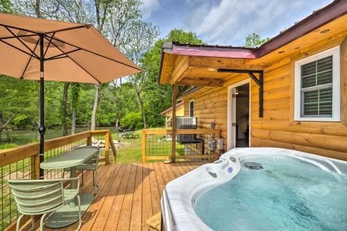 Cozy Cabin on Tuckasegee River - Near Tsali!