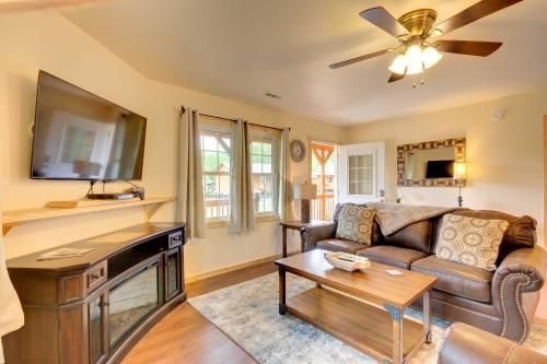 Bears Den Cabin with Porch-Mins to Bryson City