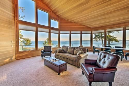 Marrowstone Island Home on Puget Sound with Mtn Views