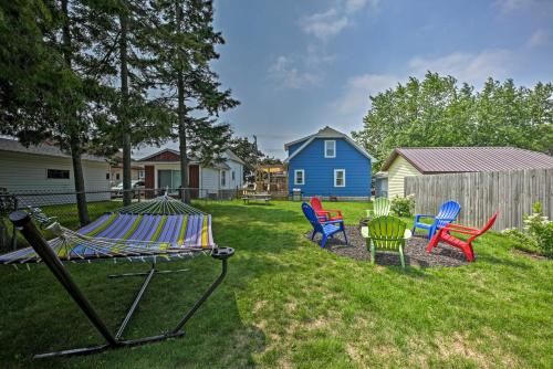 Cozy Two Rivers Home - Walk to Lake Michigan!