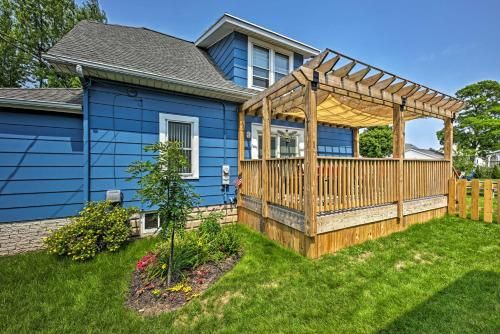 Cozy Two Rivers Home - Walk to Lake Michigan!