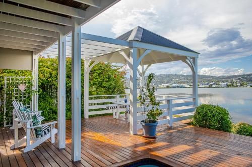Thesen Lagoon House