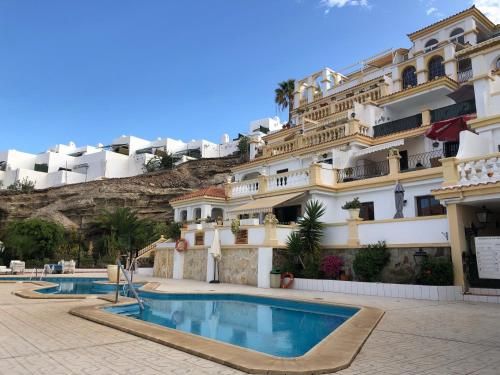 Cosy vibes with pool, ocean view near Aqualand, Wifi, Netflix, Free parking, 2 pools access