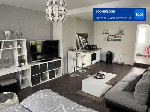 W1 - Kontaktloser 24h CHECK IN, W-LAN, Netflix, Parkplatz, Küche, Boxspring-Bett