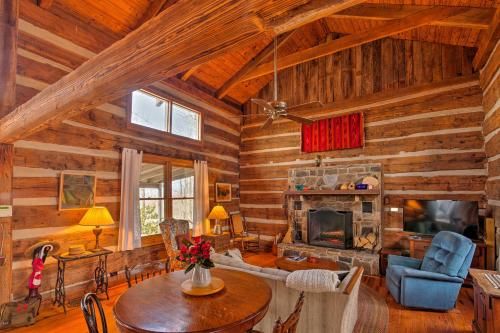 Cumberland Mtn Cabin with Grill and Stunning Views!