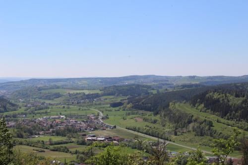 Moderne Ferienwohnung mit eigenem Garten und traumhaften Blick