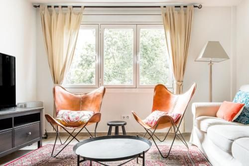 Cozy Apartment With Splashes Of Color