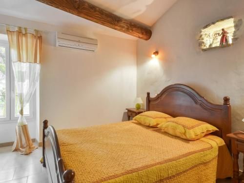 Graceful Cottage in Malauc ne with Private Swimming Pool