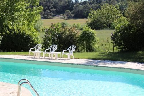 L'Oubradou Charming mas in Provence with shared pool nature and calm