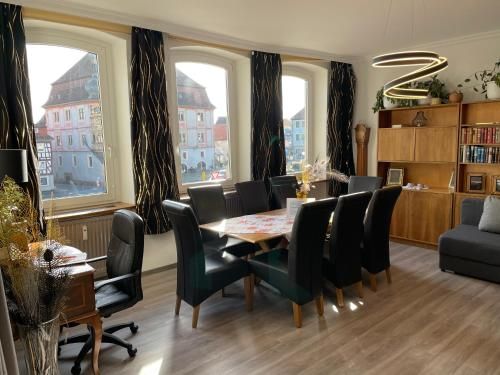 Ferienwohnungen & Zimmer Heintz Bad Königshofen - beste zentrale Lage am Marktplatz
