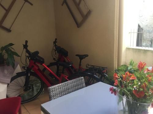 Chambre de charme avec plein d authenticité du 13 ème siècle. 40m²