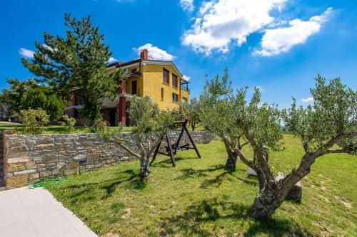Outdoor Pictures 24