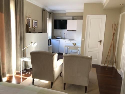 New and Unique Charming Studio at Campolide