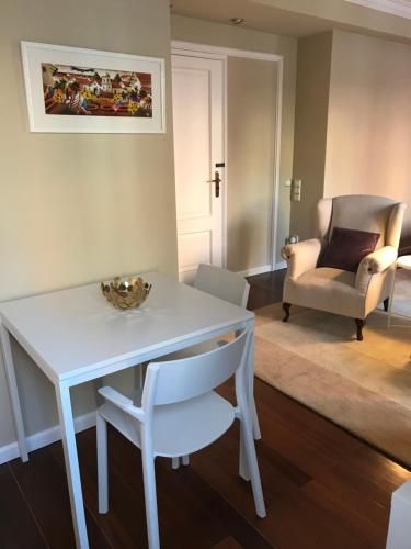 New and Unique Charming Studio at Campolide
