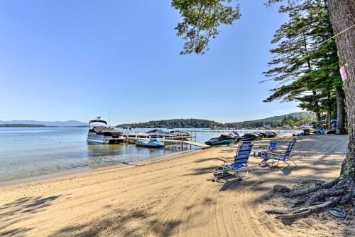 Lake Getaway Walk Across Street to Private Beach!