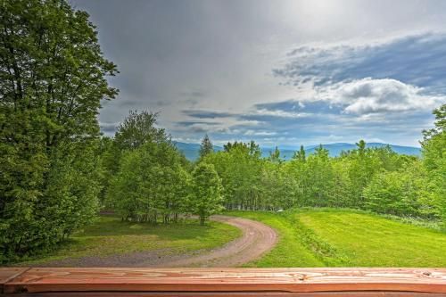 Catskills Home with Deck and Game Room 14 Mi to Ski!