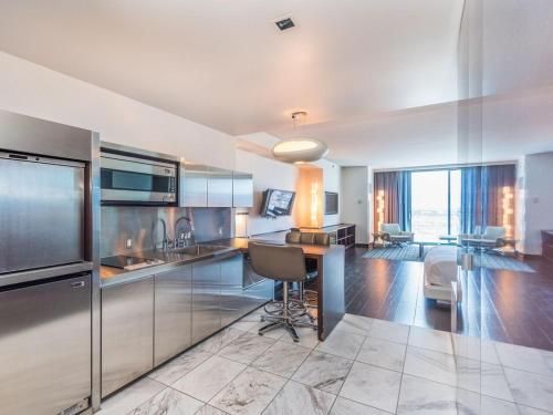 Beautiful High Rise Condo-307