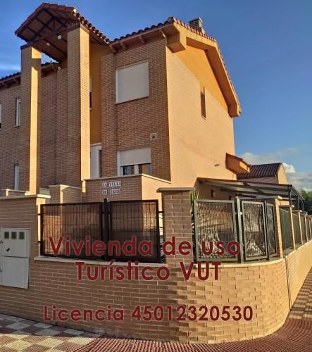 "La Villa de Iker" con Piscina y a 5 mint de "Puy du Fou" 6 Kilometros