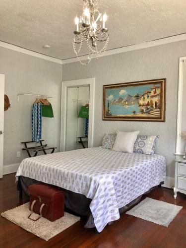 G - Comfy and Spacious Suite (Apt 2)