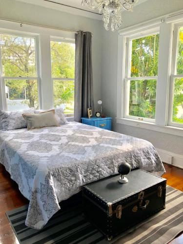 G - Private Suite very close to Airport (Apt 1)