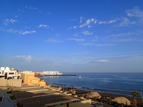 LOS BALOS 29, top level, spectacular ocean views, parking, wifi